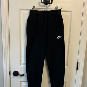 Nike Men’s Club Fleece jogger. Black. Size XS. Good condition.